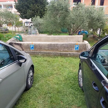 Δωμάτια σε οικογενειακή κατοικία Olive Garden